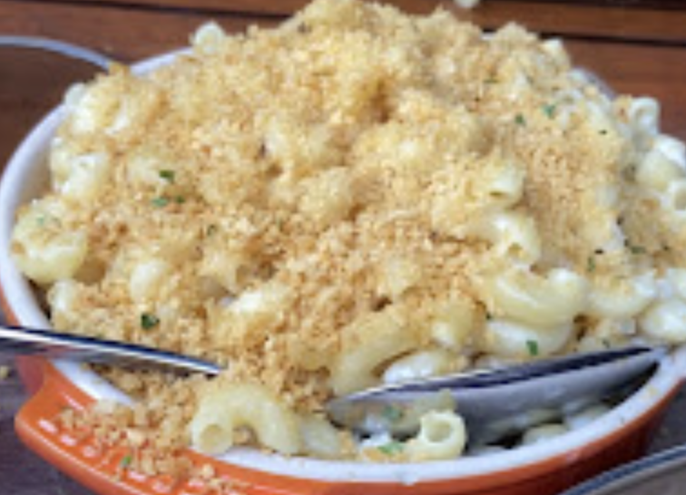River Roast signature dishes Whole Roasted Chicken
Roast Beef
Mac and Cheese